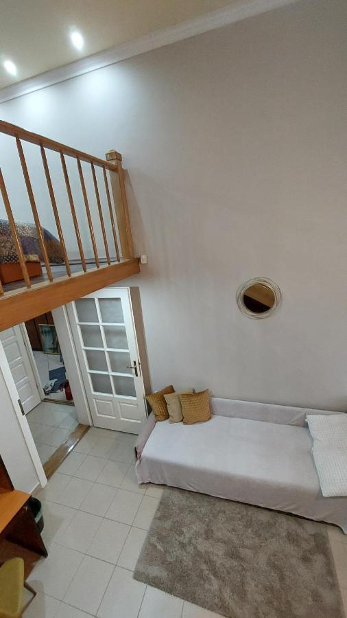 Family Apartman Gyula Bagian luar foto