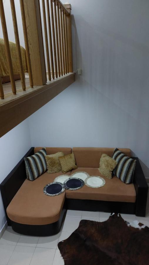 Family Apartman Gyula Bagian luar foto